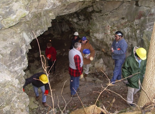 2006-03-18 Field Trip to Dutchess Quarry Caves. DSC02636a.jpg